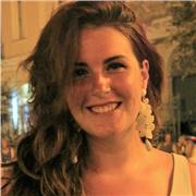 Docente di Storia e Filosofia, specializzata sul sostegno, impartisce ripetizioni e aiuto compiti